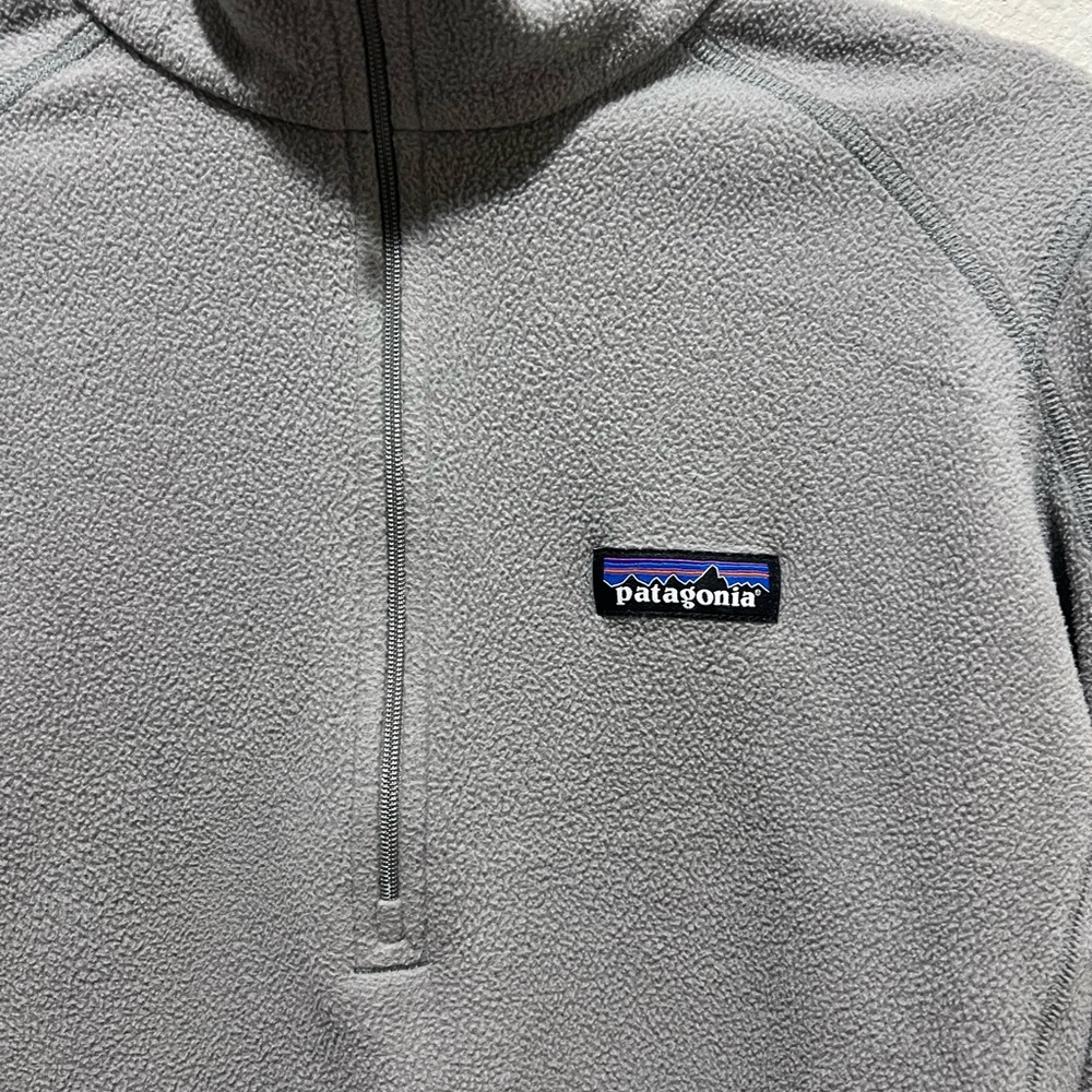 Women’s Patagonia Navy Blue Micro-D Fleece Pullover Sweater SMALL 100% polyester - Picture 3 of 5